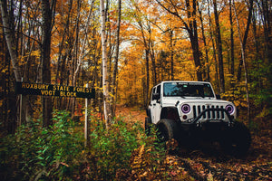 🍂🚙 Embrace the Magic of Autumn Off-Roading in the USA! 🍁🏞️ - Miolle